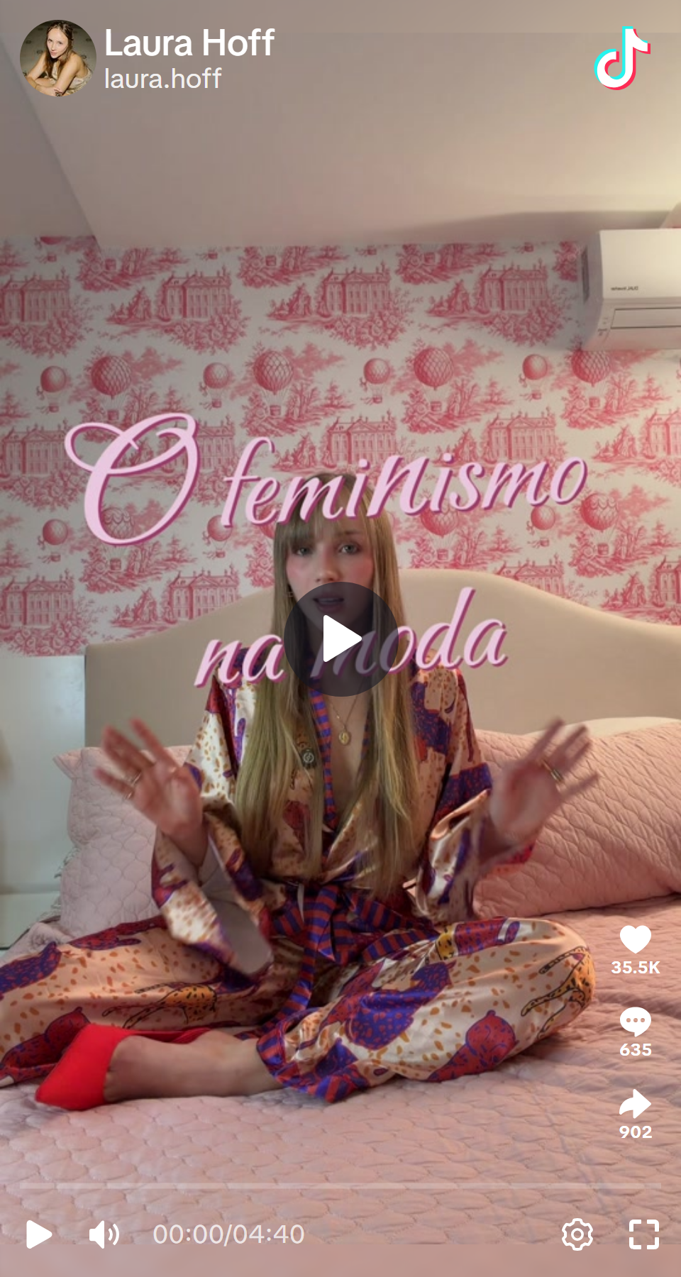 Print arquivado do post de Laura Hoff em 08/10/2026